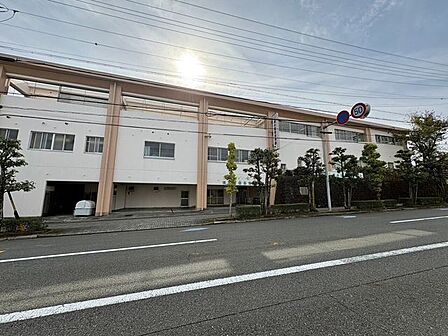 清水聖母保育園≪保育目標≫自律、自立出来る子≪定員≫170名≪保育時間≫平日7:00~19:00/土曜7:30~17:00/延長保育18:00~19:00≪休園日≫日曜・祝日・年末年始 570m
