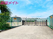 朝日町立朝日小学校 831m