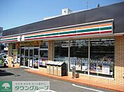 セブンイレブン 厚木愛甲石田駅前店 徒歩4分。コンビニ 290m