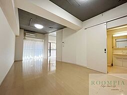 目黒ロイヤルプラザ 202 2階1LDKのリビング/ダイニング