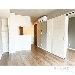 ウェルスクエアイズム三軒茶屋 302 3階1LDKのリビング/ダイニング