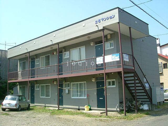 2 / 4