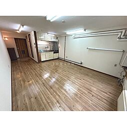 マンションニューエルム 207 2階ワンルームのリビング/ダイニング