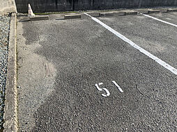 8 / 11