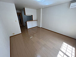 メゾン・カルムI 1階ワンルームのリビング/ダイニング