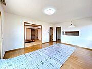 【6月11日まで期間限定現況販売】リビングの写真です。宅内の残置物は弊社で撤去いたします。
