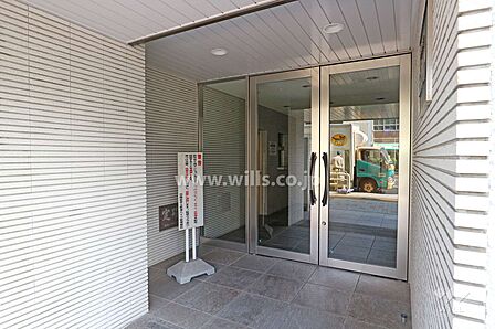 日商岩井上前津ハイツの外観(南東側から)