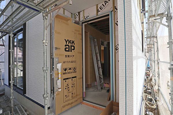 玄関を拡大表示