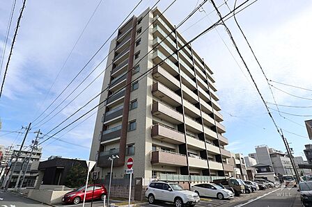 ファミリアーレ尾頭橋の外観(南西側から)