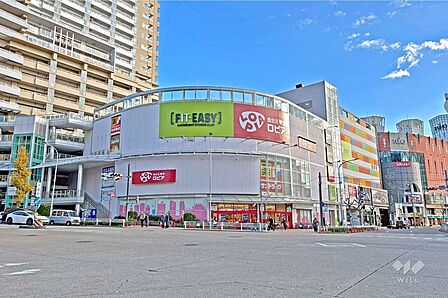ロピア(千種店)の外観