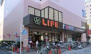 ライフ浅草店 徒歩14分。スーパー 1060m