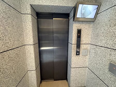 エレベーター付きで部屋までの昇り降りも快適です♪
