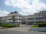 周辺：大府南中学校　徒歩約20分　約1400m　校訓「共生・創造・自立」【2020年度】1年生：116人　2年生：139人　3年生：107人　特別支援学級：9人　校内の全てのトイレが洋式。