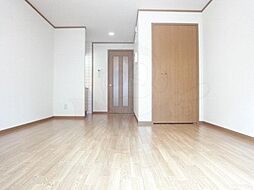 エステート・レイ1 1階ワンルームのリビング/ダイニング