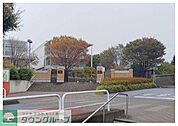 私立芝浦工業大学大宮キャンパス 徒歩12分。 960m