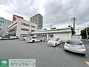 ファミリーマートさいたま根岸五丁目店 徒歩3分。 200m