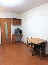 レオパレスストリーム 107 1階1Kのリビング/ダイニング