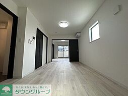 ジーメゾン八千代エクシア 301 3階1LDKのリビング/ダイニング