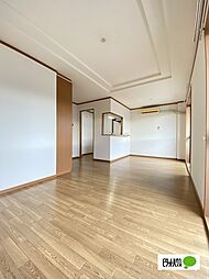 ヴィレッジ名草 202 2階1LDKのリビング/ダイニング