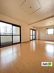 グランド・メール 106 1階2LDKのリビング/ダイニング