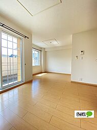 サンレミ・ブーケ・アイ 103 1階1LDKのリビング/ダイニング