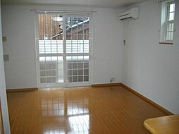 ヴァンベールII 102 1階ワンルームのリビング/ダイニング