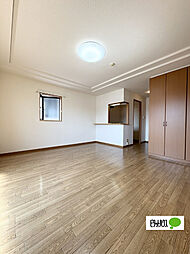 ラ・レユシイル 102 1階1LDKのリビング/ダイニング