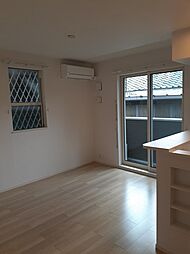 ジョリ・シャトー 101 1階1LDKのリビング/ダイニング