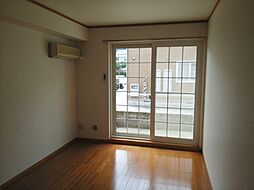 ソルサリエンテII 102 1階2DKのリビング/ダイニング