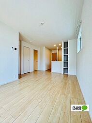 コーネリア西浜I 103 1階1LDKのリビング/ダイニング