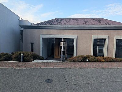 外観:JR芸備線「戸坂」駅から徒歩3分と通勤・通学に便利で魅力的なロケーションです。周辺環境とあわせて、ぜひ現地で建物や周辺の雰囲気をご確認ください。 外観:JR芸備線「戸坂」駅から徒歩3分と通勤・通学に便利で魅力的なロケーションです。周辺環境とあわせて、ぜひ現地で建物や周辺の雰囲気をご確認ください。