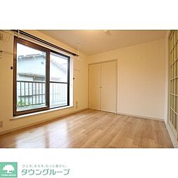 キングス　　ネスト 205 2階1Kのリビング/ダイニング