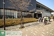 クイーンズ伊勢丹仙川店 徒歩4分。スーパー 260m