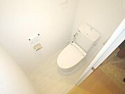 ★清潔感のある温水洗浄便座付きのトイレです★
