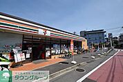 セブンイレブン 徒歩6分。コンビニ 430m