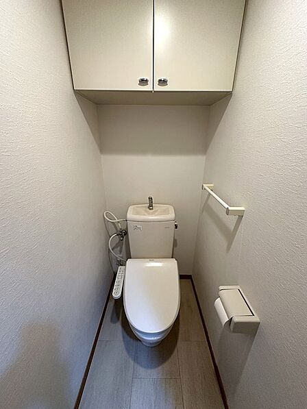 収納付きのトイレです!
