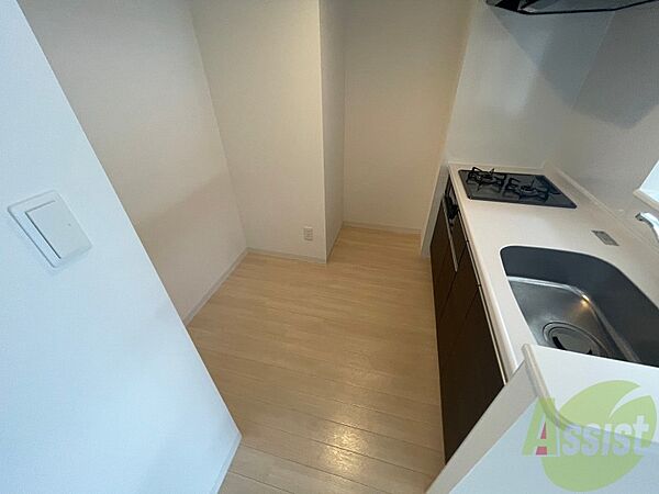 画像22:キッチンはスペースも広々していて使いやすそうですよ！