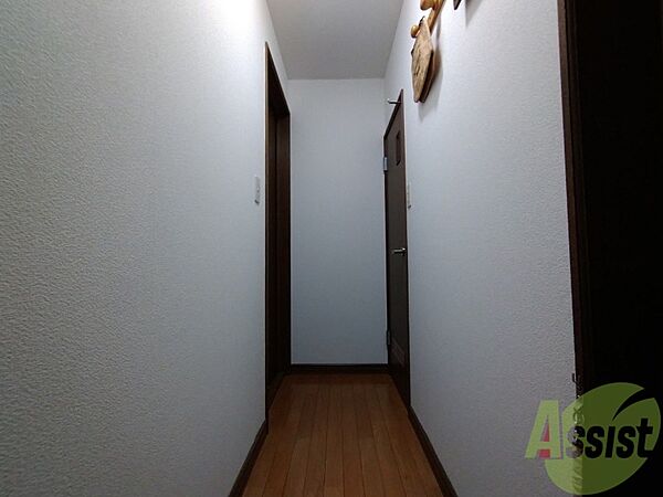 画像25:玄関からリビングへ続く廊下です。イメージはつきましたか？