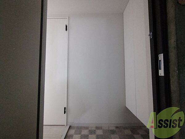 画像11:玄関です。白を基調としていて清潔感があります！
