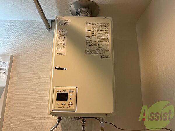 画像21:給湯器は簡単操作で温度調整ができますよ。