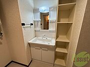 独立洗面台です。大きくてよいですね。シャンプーもできます！