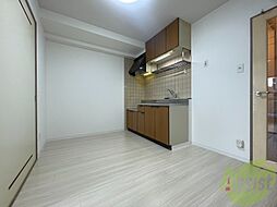 リリーマンション 4階1DKのリビング/ダイニング