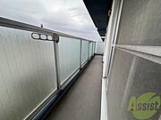 バルコニーが付いていますので一息ついてみてはいかがですか。