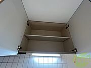 キッチン上の収納もたっぷり入るので、すっきり片付きます。