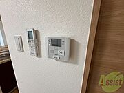 TVモニター付インターホンです。来客者の顔が見えるので安心！