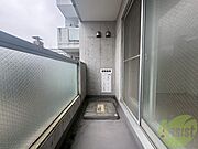 バルコニーは幅があり、広い印象を受けました。