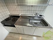 キッチンも別角度から。ご自身でコンロを設置できます。