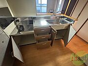 キッチン下の収納もたくさん入りますよ～！
