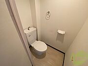 ウォシュレット機能がついたトイレ。安心して使用できますね。