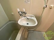 洗面台はこちら。身支度はここでばっちりですね。